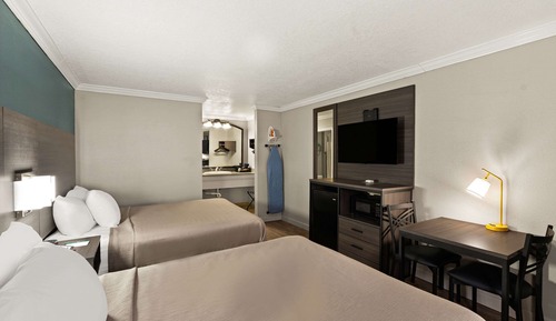 Standard Room, 2 Queen Beds, Non Smoking