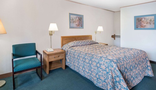 Room, 1 Queen Bed, Non Smoking