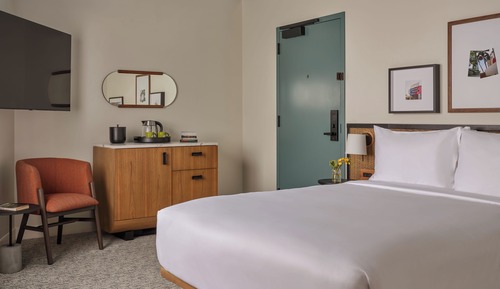 Deluxe Room, 1 Queen Bed, Balcony