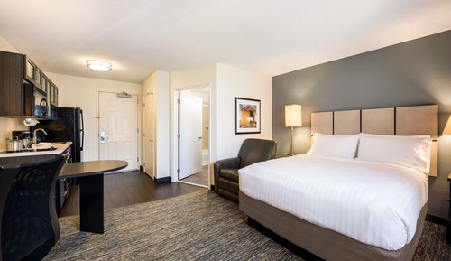 Studio Suite, 1 Queen Bed, Accessible (Mobility Roll in Shower)