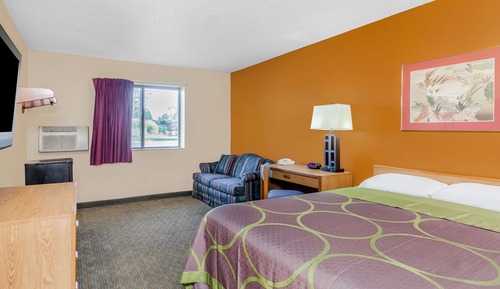 Suite, 1 King Bed, Microwave