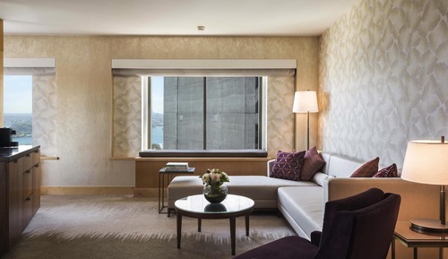 Jamison Club Executive Suite, Business Lounge Access (High Floor, Partial Water View)