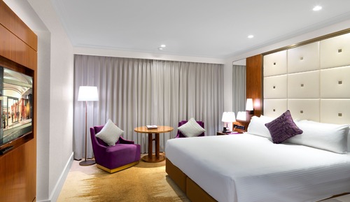 Tower Deluxe King Room (High Floor)
