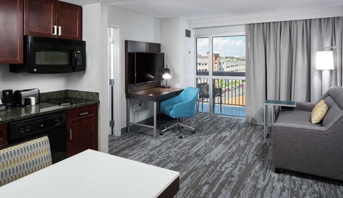 Suite, 1 King Bed with Sofa bed, Kitchen, Park View (Balcony)