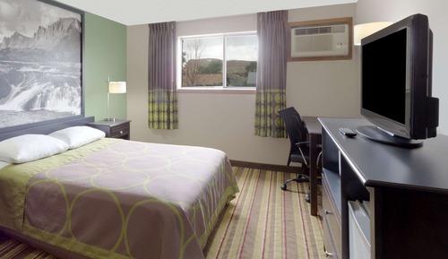 Basic Room, 1 Queen Bed, Non Smoking