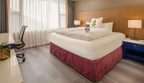 Room, 1 King Bed, Bathtub (Stumptown)