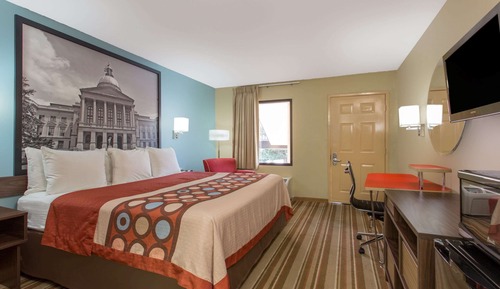 Standard Room, 1 King Bed, Accessible, Smoking (Mobility Accessible)