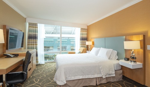 Standard Room, 1 King Bed