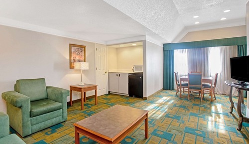 Suite, 1 King Bed, Non Smoking