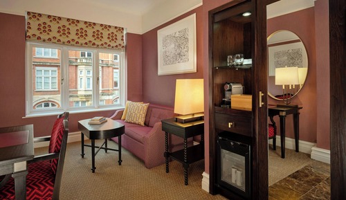 Junior Suite, 1 King Bed with Sofa bed