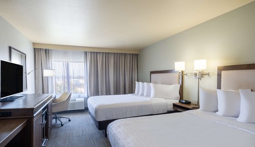 Room, 2 Queen Beds, Accessible, Bathtub