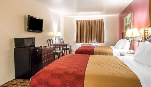 Standard Room, 2 Queen Beds, Non Smoking