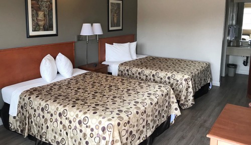 Standard Room, 2 Queen Beds, Non Smoking