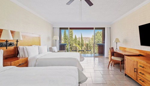 Room, 2 Queen Beds, Mountain View