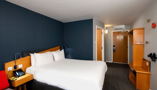 Standard Room, 1 Double Bed, Accessible (with Free Hot Breakfast)