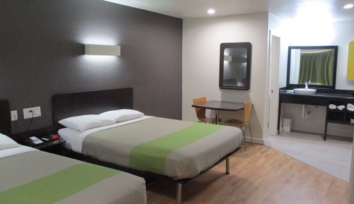 Deluxe Room, 2 Queen Beds, Accessible, Non Smoking
