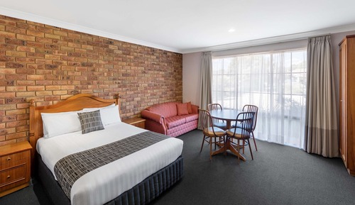 Suite, Multiple Beds, Non Smoking, Kitchenette