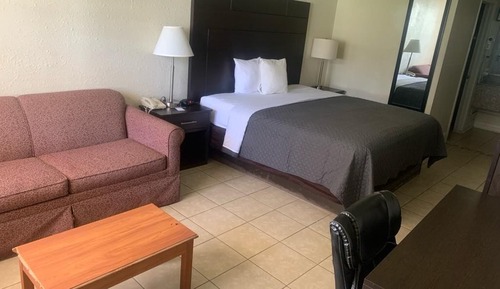 Standard Room, 1 King Bed, Accessible