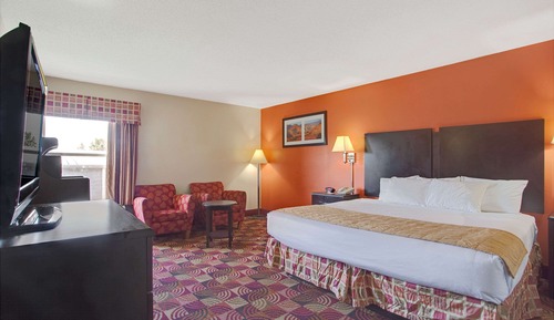 Standard Room, 1 King Bed, Smoking