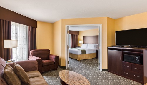 Suite, 1 Bedroom (Living Room)