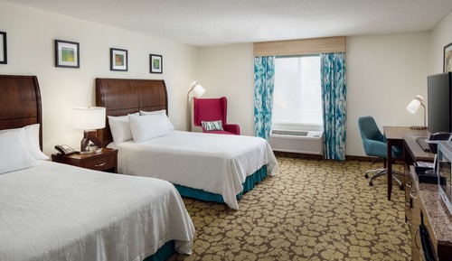 Room, 2 Queen Beds, Accessible, Bathtub