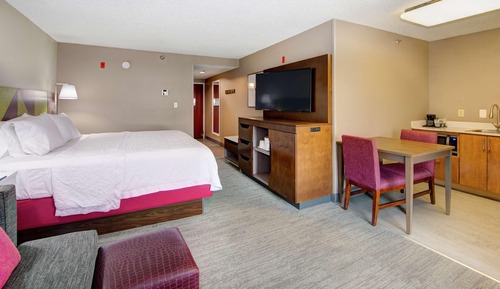 Room, 1 King Bed, Non Smoking, Kitchen