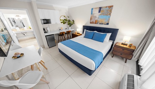 Standard Accessible Queen Room