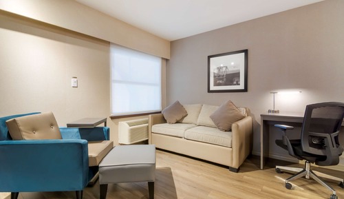 Suite, 1 King Bed, Jetted Tub, Mountain View (with Sofabed)