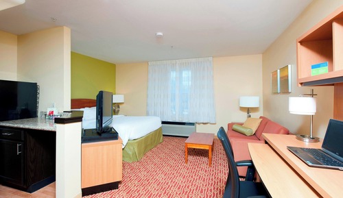 Studio, 1 Queen Bed with Sofa bed (Mobility/Hearing Accessible, Tub)