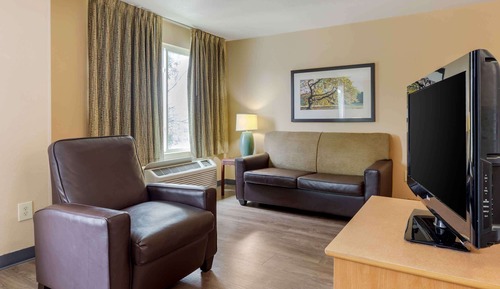 Deluxe Studio, 1 King Bed with Sofa bed, Non Smoking