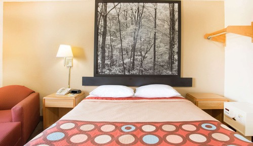 Standard Room, 1 Queen Bed
