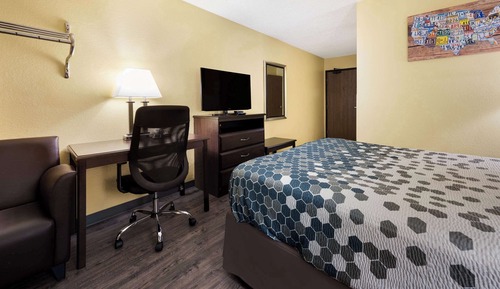 Standard Room, 1 Queen Bed, Non Smoking