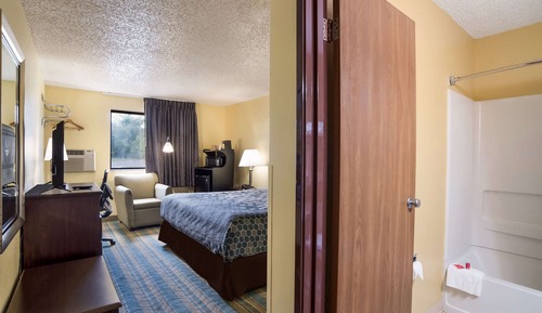 Standard Room, 1 King Bed, Non Smoking