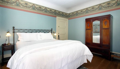 Room, 1 King Bed, Jetted Tub (Tower Room)