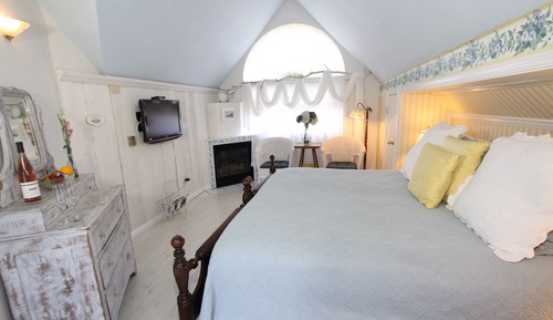Suite, 1 King Bed, Balcony (Madaline's Suite)