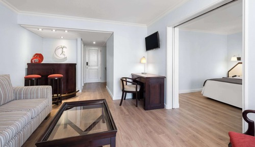 Suite, 1 King Bed, Non Smoking