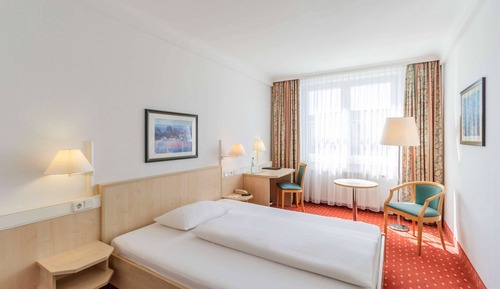 Standard Room, 1 Queen Bed