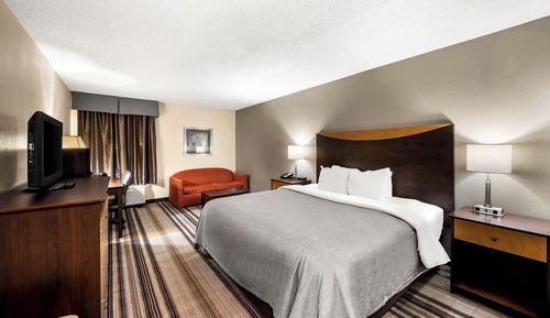 1 King Bed, Non-Smoking