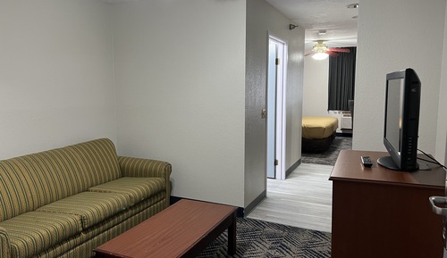 Suite, 1 Queen Bed, Non Smoking
