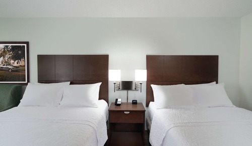 Room, 2 Queen Beds, Accessible, Bathtub (Pool View)
