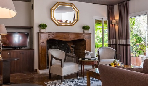 Suite Van Gogh, private pool and garden