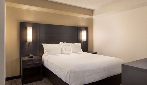 Suite, 1 Queen Bed with Sofa bed, Accessible (Hearing One Bedroom)