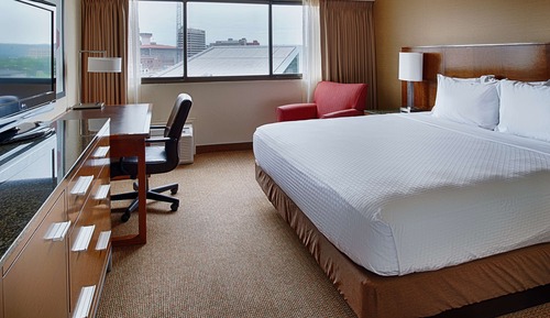 Room, 1 King Bed, River View