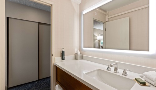 Standard Room, 1 Queen Bed
