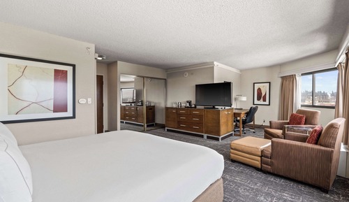 Room, Accessible, Corner (Bathtub)