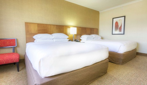 Room, 2 Queen Beds, Accessible (Roll-in Shower)