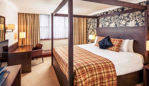 Superior Suite, 1 Double Bed, Lake View, Lakeside