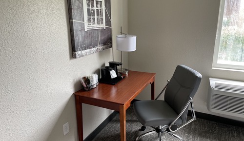 ADA Accessible, Standard Room, 1 King Bed, Refrigerator & Microwave (Bathtub/Shower Combo Mobility)