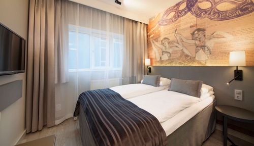 Economy Room, 1 Queen Bed