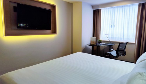 Signature 1 King Bed
